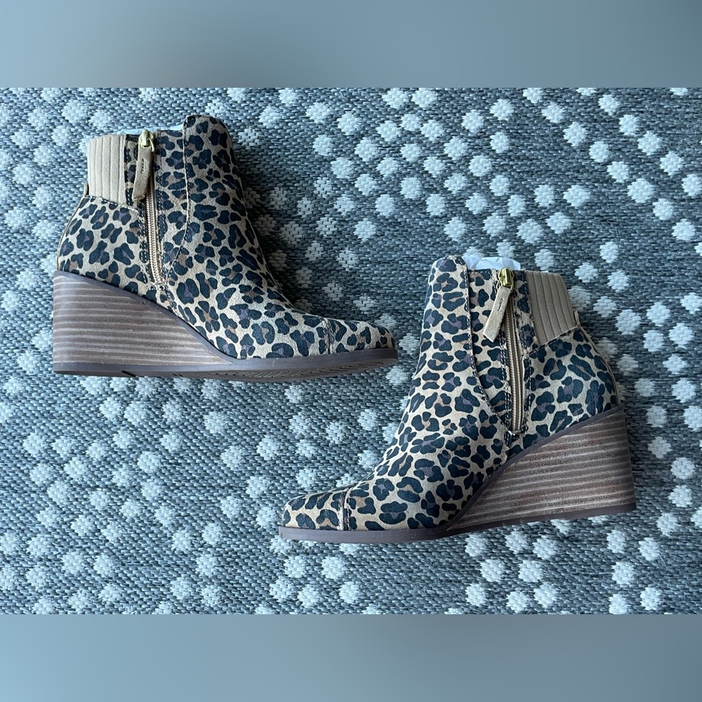 TOMS Sadie Leopard Print Wedge Ankle Boots Womens Sz 7.5 zip up shoes animal - Picture 5 of 14